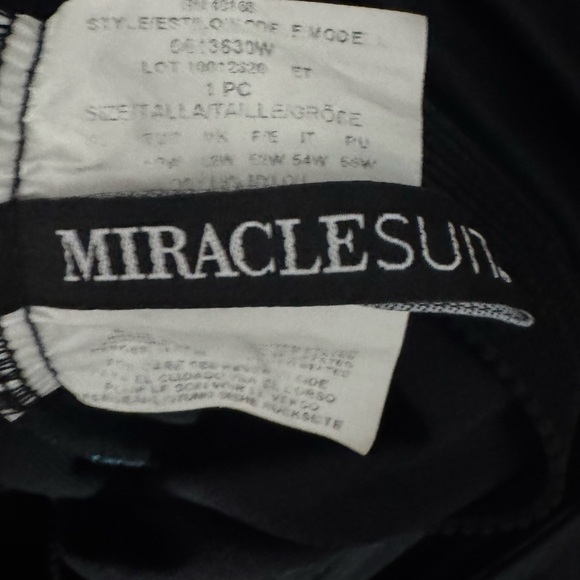 MiracleSuit Temptress  Ombré Tummy Control One-Piece Swimsuit Size 12 - Picture 6 of 6